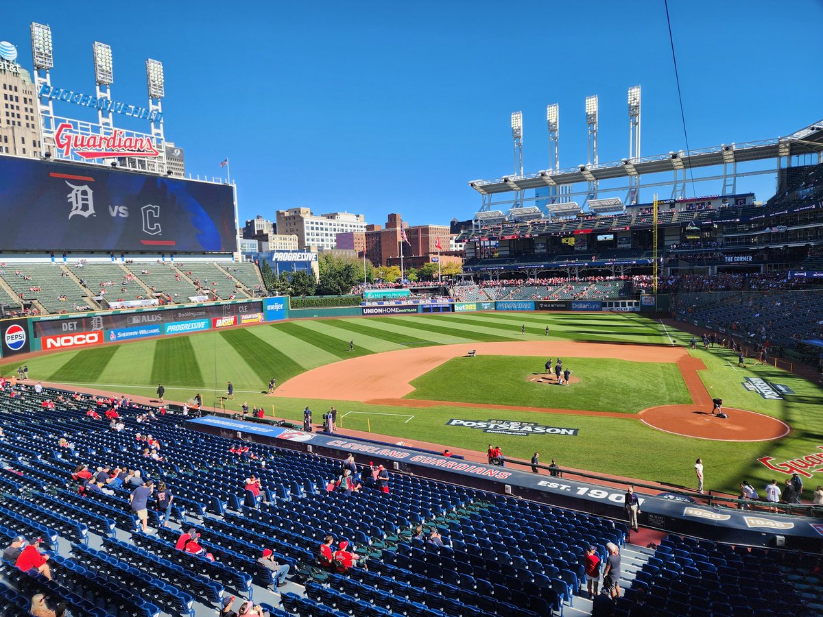 Let's go <a href="/CleGuardians/">Cleveland Guardians</a> !