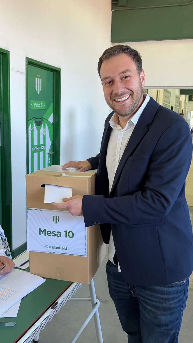 No hay que claudicar: todos los socios genuinos tienen que acercarse a jugar su partido para que el aparato spinosista no nos robe nuestro club ¡A #Banfield lo recuperamos todos juntos!

Hasta las 18:00, en el Lencho.

#UnidadPrimeroBanfield
#MatíasMariottoPresidente 🇳🇬💚