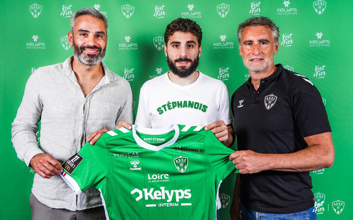 FcgbLeoo's tweet photo. Les 2 sont géorgiens 🇬🇪, Les 2 jouent en L1 🇫🇷

L’un a 5 g/a en 6 matchs, l’autre en a 0

L’un est ailier dans un club qui jouent le maintien, l’autre joue 9 dans un club qui vise l’Europe 

Je connais le meilleur Géorgien de L1 et ce n’est pas le tapineur du 69 https://t.co/v6WncmvVVc