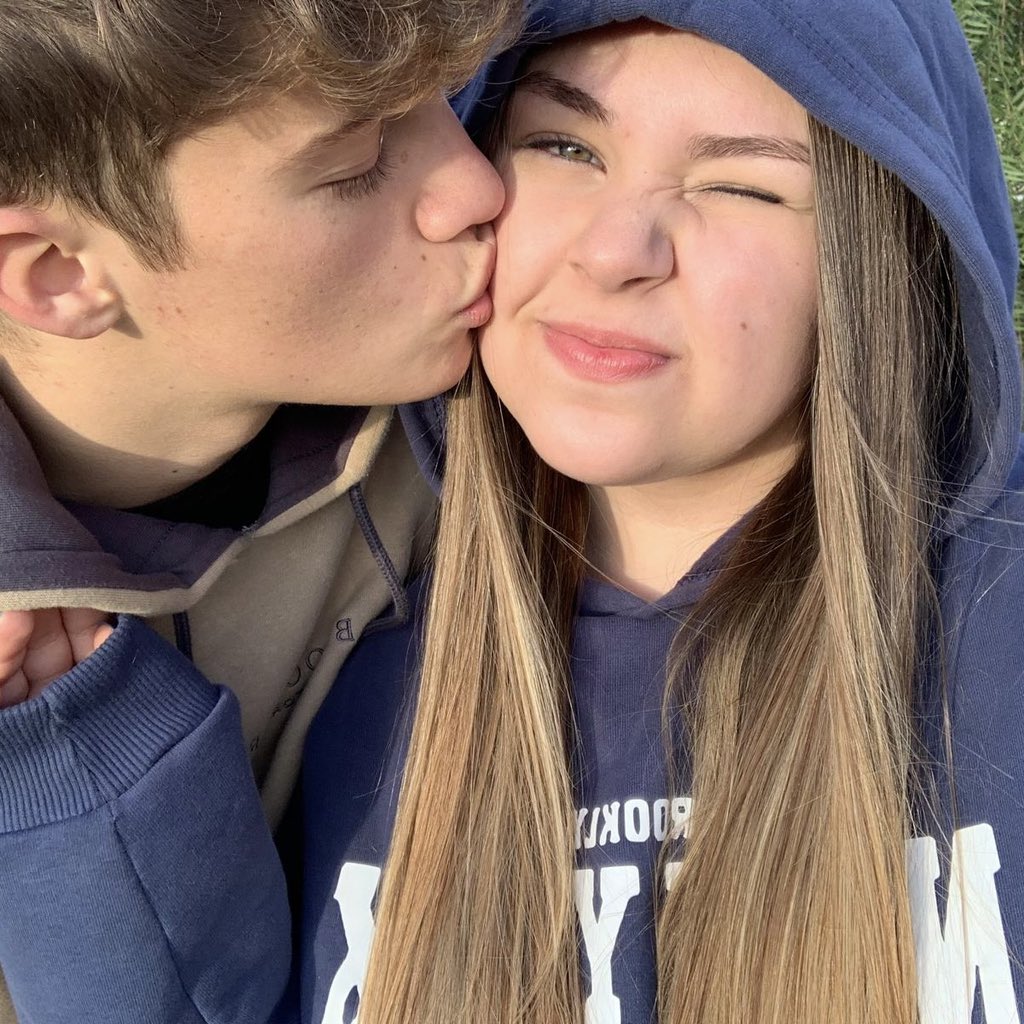 hoy cumple la mujer más linda del mundo, feliz cumple amor 💗