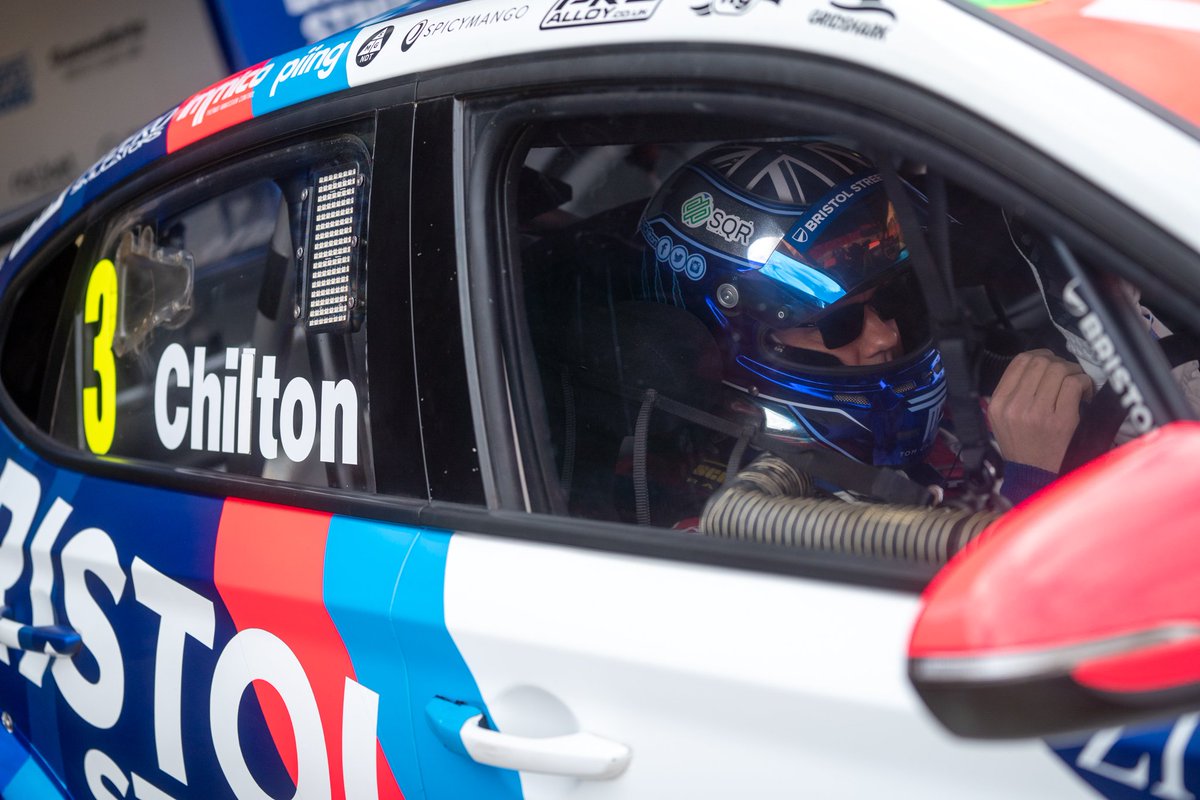 TomChilton_'s tweet photo. Check out my final qualifying gallery of the season from Brands Hatch. Look back at the action and mark the end of the season with me.

#BristolStreetMotors #EXCELR8 #BTCC #MillerOils #Repsol https://t.co/8oJkCnSUXv