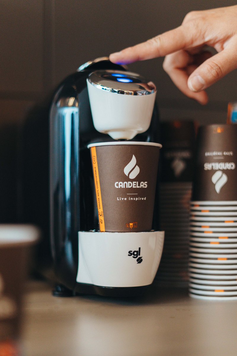 ☕️ Cada festival leva moitas horas de oficina, visitas técnicas e transfers... ¡Grazas a @cafescandelas, o café oficial de #curtocircuito, mantémonos cheas de enerxía e listas para gozar de cada momento!

🏷 #curtocircuito2024 #Cine #SantiagoDeCompostela #FestivalDeCine