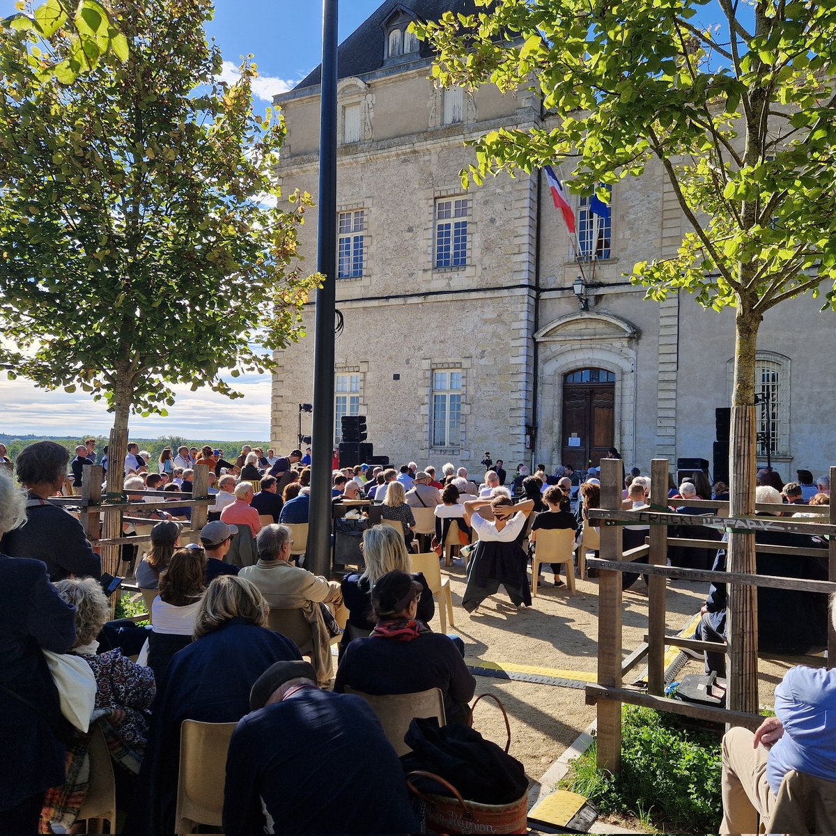 À La Réole, nous débattons écologie et politique industrielle.
Oui, l'écologie est une révolution industrielle mais surtout une magnifique opportunité pour des territoires vivants et des emplois de qualité.