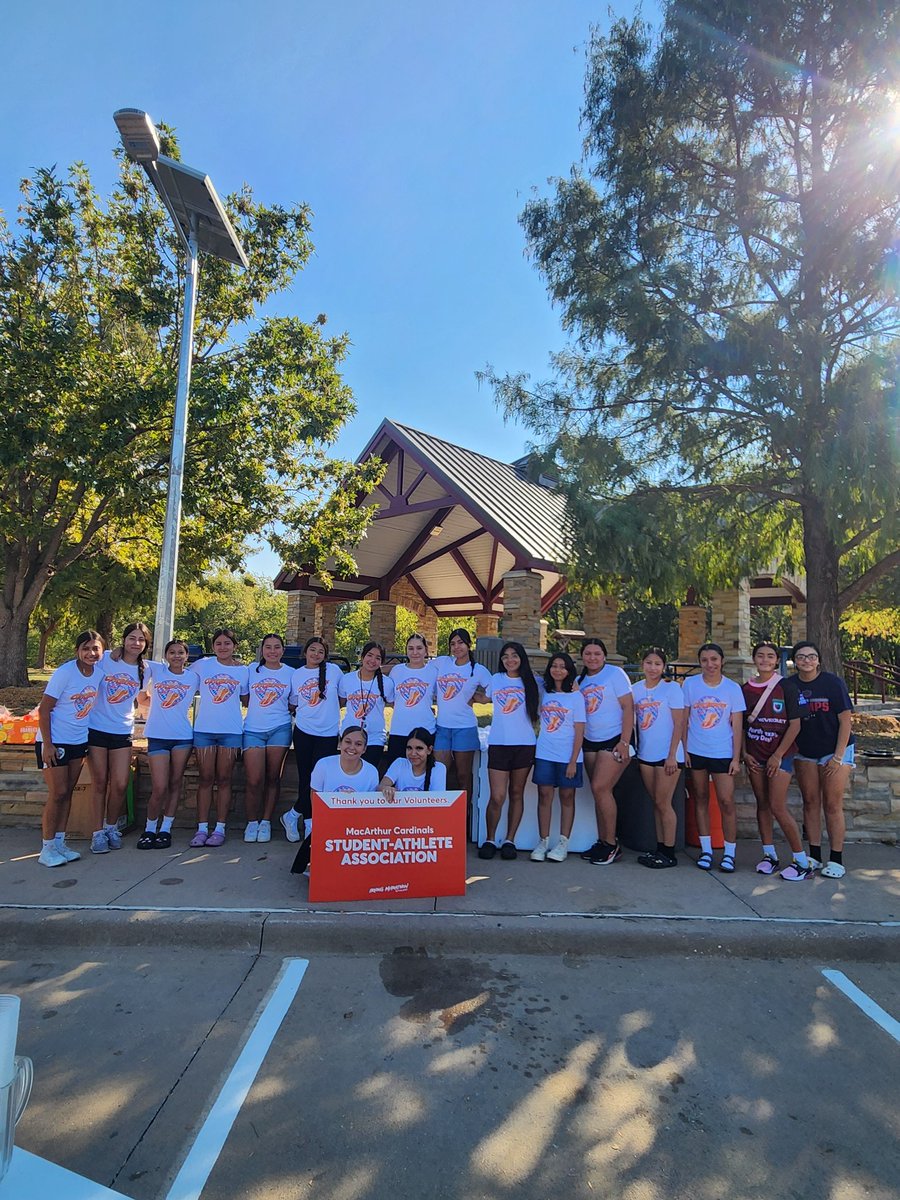 irvmac_xc's tweet photo. Its always a good day when we can do our part for the community!
Thank you Irving Marathon for giving us this opportunity! Shoutout to Mac Girls Soccer, softball and XC!
@runirving @toyotamusicfactory @visitirving @IrvingISD @IISDAthletics @IrvMacGSoccer https://t.co/2NAS09gXby