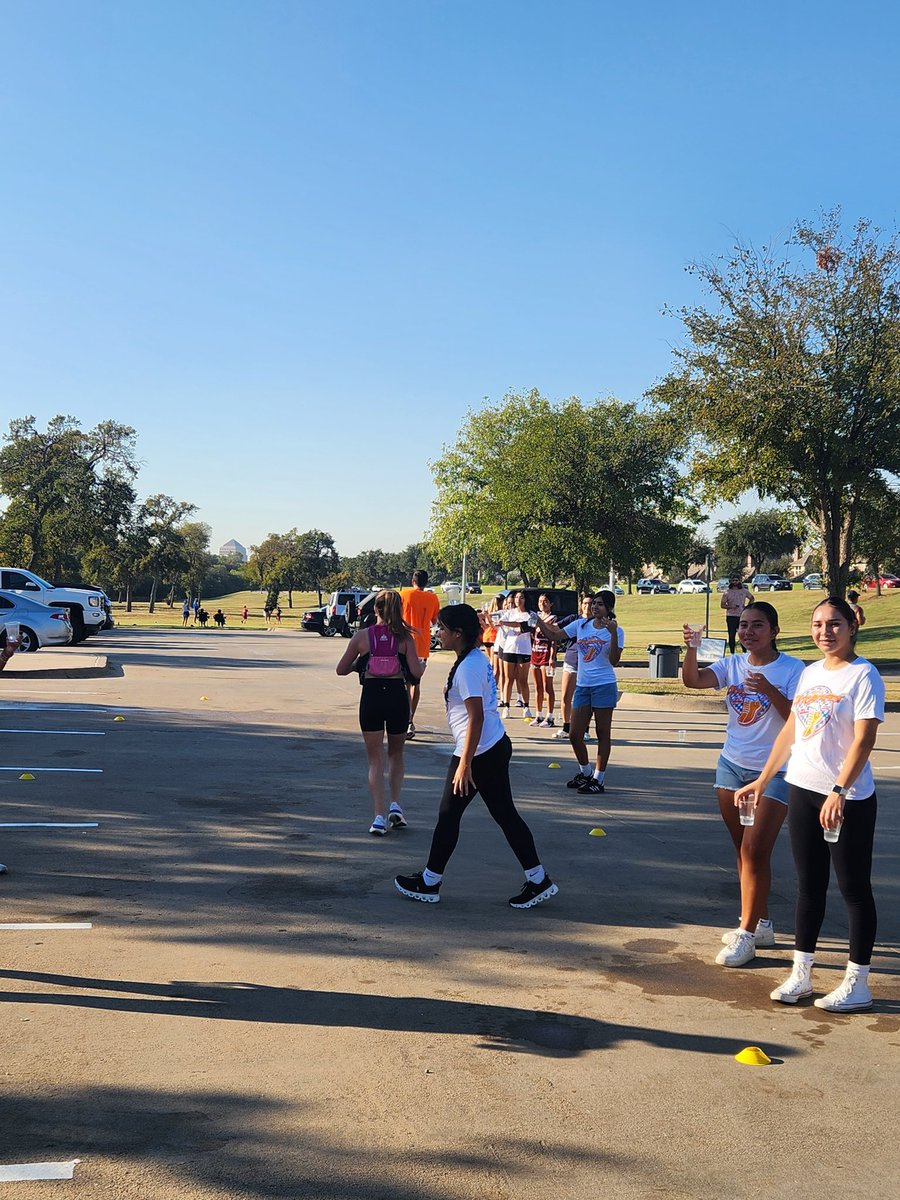 irvmac_xc's tweet photo. Its always a good day when we can do our part for the community!
Thank you Irving Marathon for giving us this opportunity! Shoutout to Mac Girls Soccer, softball and XC!
@runirving @toyotamusicfactory @visitirving @IrvingISD @IISDAthletics @IrvMacGSoccer https://t.co/2NAS09gXby