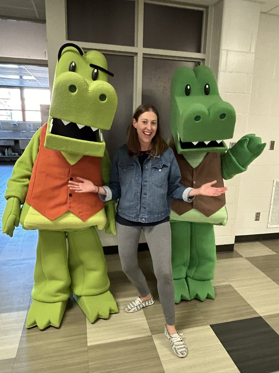 Book mascots are the best!! What fun to meet <a href="/johngreenart/">John Patrick Green</a> as well as Mango and Brash from InvestiGATORS! Thanks to <a href="/BookwormOmaha/">The Bookworm Omaha</a> for a great evening!! #bookmascots #graphicnovelsforkids #authorvisits