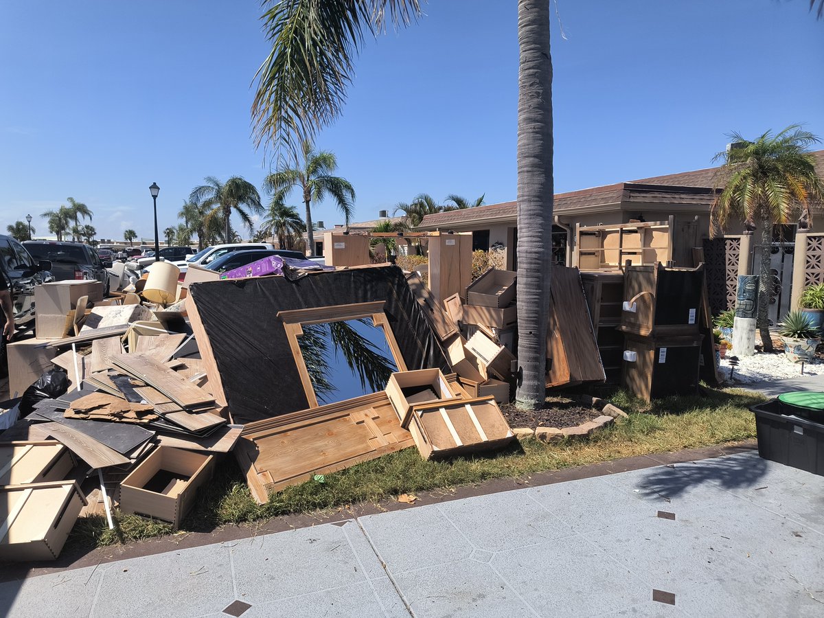 #RotaryResponds after #HurricaneHelene battered areas of the southeastern U.S., where more than 200 people died in Florida, Georgia, North Carolina, and Tennessee.

From distributing supplies to rolling up their sleeves, our members are helping those affected by the storm.