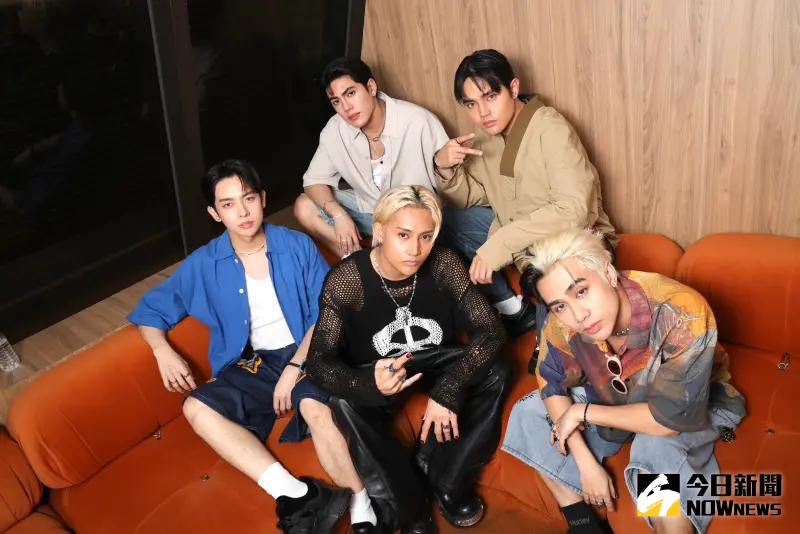 sweetmonamanjah's tweet photo. THE KINGS OF P-POP 💙

🔗: https://t.co/3t39egCO9V

@SB19Official #SB19 https://t.co/TDk0s15QdA