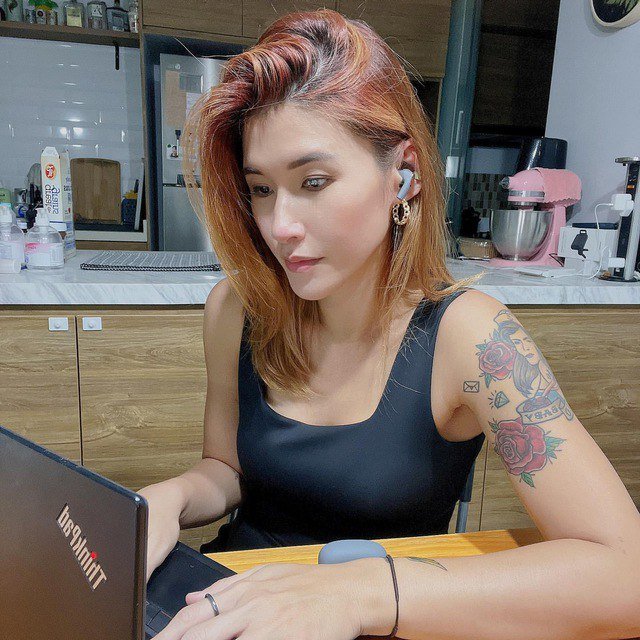 Karan09357450's tweet photo. This lady is international scammer Christine HR in Jacada Travel. She lives in Denmark. She is scammer by professional and criminal also by mind. She stolen my 40000 USD money and blocked me on Telegram pre-paid task organised by Jacada Travel. https://t.co/zcgUUE9sq4