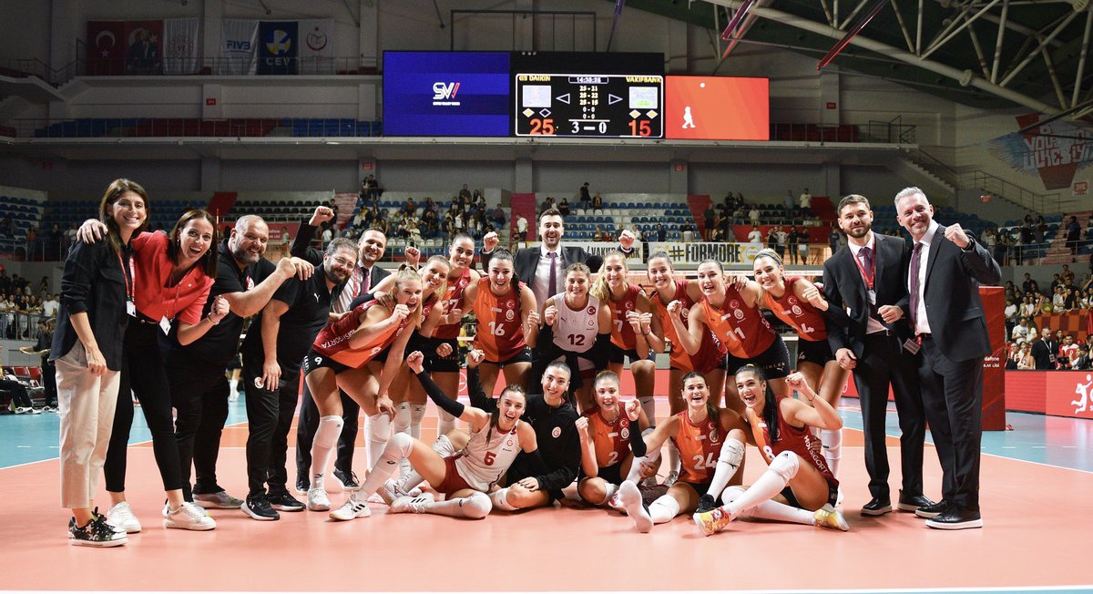 YakupDinler's tweet image. 2024 / 2025 Vodafone Sultanlar Ligi'nin açılış maçında @VakifBankSK karşısında çok üstün bir oyunla 3-0 galip gelen @GSVoleybol1905 Kadın Voleybol takımımızı yürekten kutlarım 💛❤️

Bu yıl da @Kayakapi Premium Caves - Cappadocia olarak Galatasaray Kadın Voleybol takımımızın…