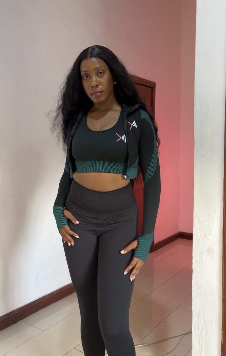 TheSolape's tweet image. Finally got around to trying some of the stuff I got from @dm_essentials the other day! 

I can’t pick a fave but I think the blue and green sets?