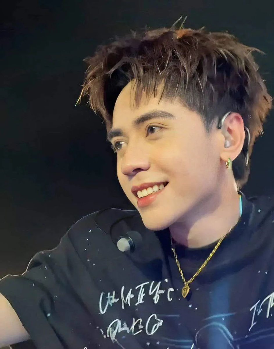 #HappyBirthdayQuangHungMasterD
#HappyQuangHungMasterDDay
#AllLoveForQuangHungMasterD
#HappyBirthday27thQuangHungMasterD

HAPPY BIRTHDAY MASTER D
#QuangHungMasterD #Muzik