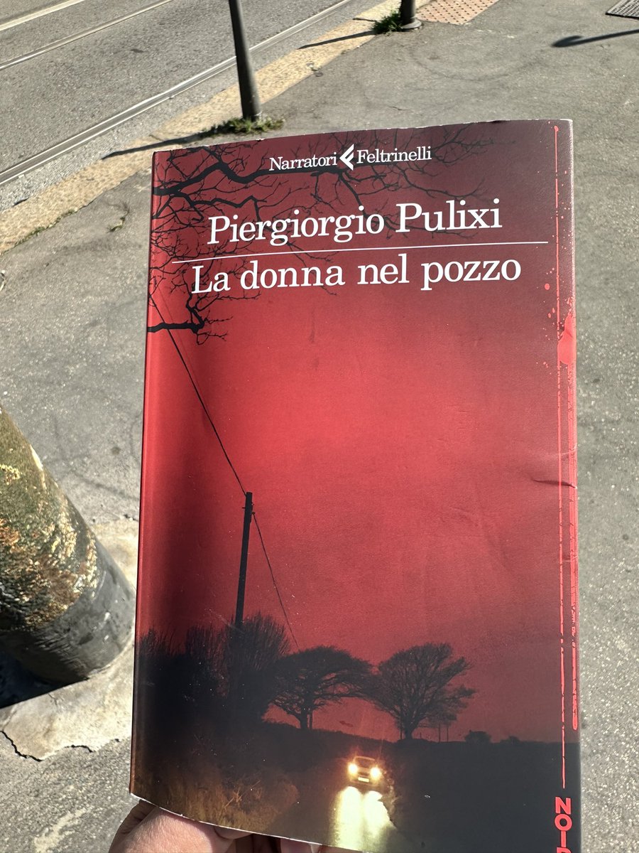 <a href="/artdielle/">Arturo Dielle</a> <a href="/MinervaArmata/">MinervaArmata </a> <a href="/Pulixi82/">Piergiorgio Pulixi</a> <a href="/feltrinellied/">Feltrinelli Editore</a> <a href="/Feltrinelli_/">Feltrinelli Librerie</a> <a href="/recerusse/">Recensioni Russe</a> <a href="/Basil_73/">Basilio Di Iorio 📚 #follipergialli</a> <a href="/danisetta/">Danisetta Rocchi</a> <a href="/Paolashap/">PaolaFosca #follipergialli</a> <a href="/Contornidinoir/">Contornidinoir #contornidabrivido</a> <a href="/raf_rob/">RafRob רפרוב</a> <a href="/TLarina1837/">Tatiana Larina</a> <a href="/pivacorpifreddi/">Marco Piva</a> Li ho letti tutti…<a href="/Pulixi82/">Piergiorgio Pulixi</a>  master of noir