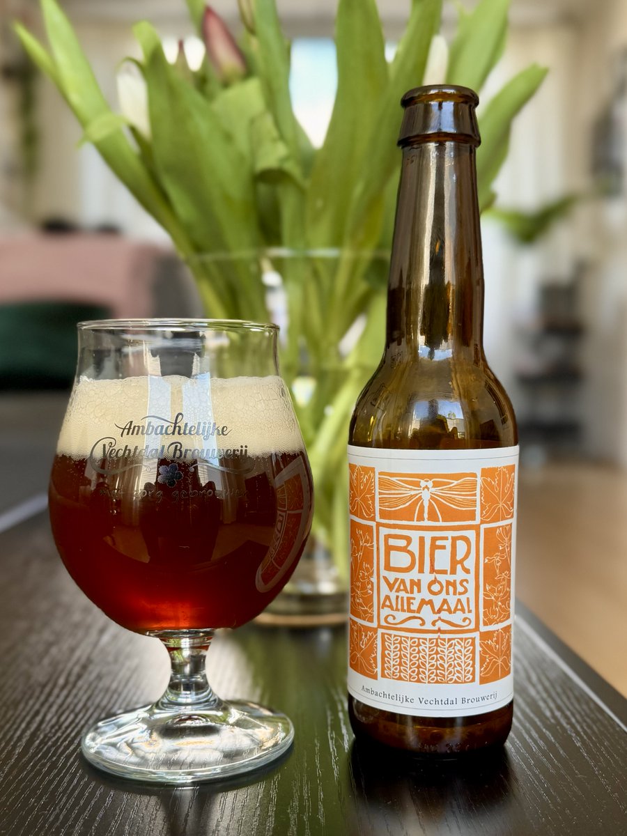 Vriendenbier 7 is van het biertype quadrupel. Een bier wat perfect past bij het najaar.
De complexe, warme, licht bittere smaak met een vleugje karamel doen vermoeden dat het een hoog alcoholpercentage heeft. En dat is ook zo. Niet gieten, maar genieten!
bit.ly/AVBVriend