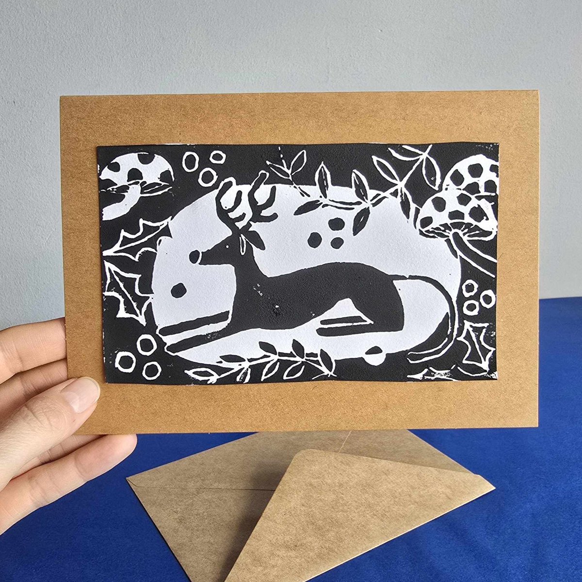 A unique Christmas card for a special someone.

Each card is a little work of art.  Hand printed by local artist O. Summers, Xmas Hound features an adorable #sighthound with antlers. The lino print is mounted on card and comes with a brown kraft envelope.

pointyfaces.co.uk/product-page/x…