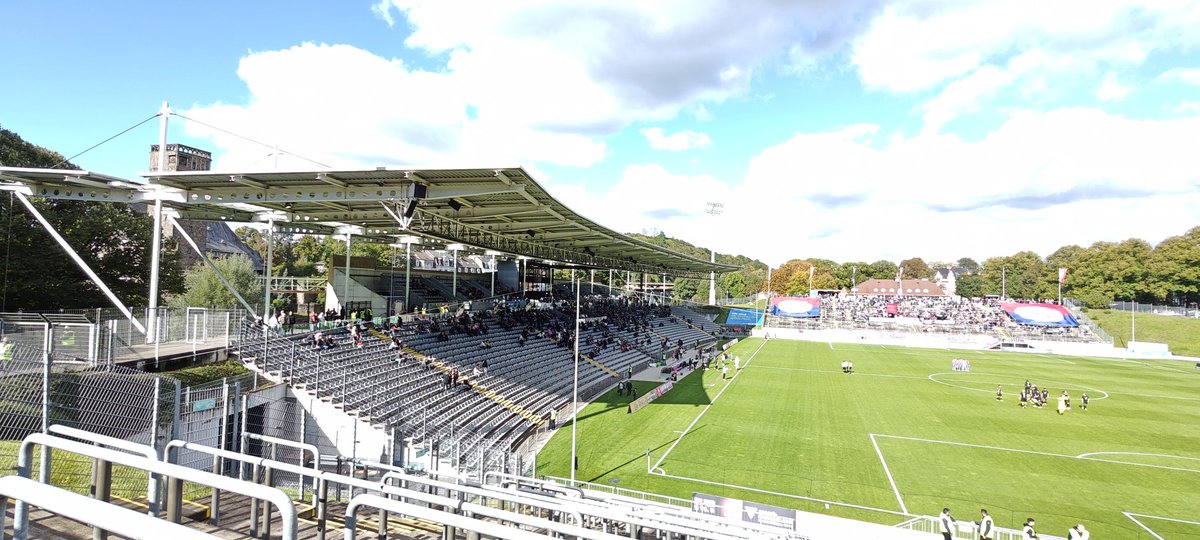 fussball_freund's tweet image. 🏟️ Stadion am Zoo 
⚽ Wuppertaler SV - 1. FC Bocholt 
#Regionalliga West (Level 4)
04.10.2024
Hat sehr lange gedauert. Endlich fällt dieser schöner Ground. Ursprünglich ein Stadion mit Radrennbahn. 1924 eröffnet. 
#WSV #Wuppertal #Bocholt
#groundhopping