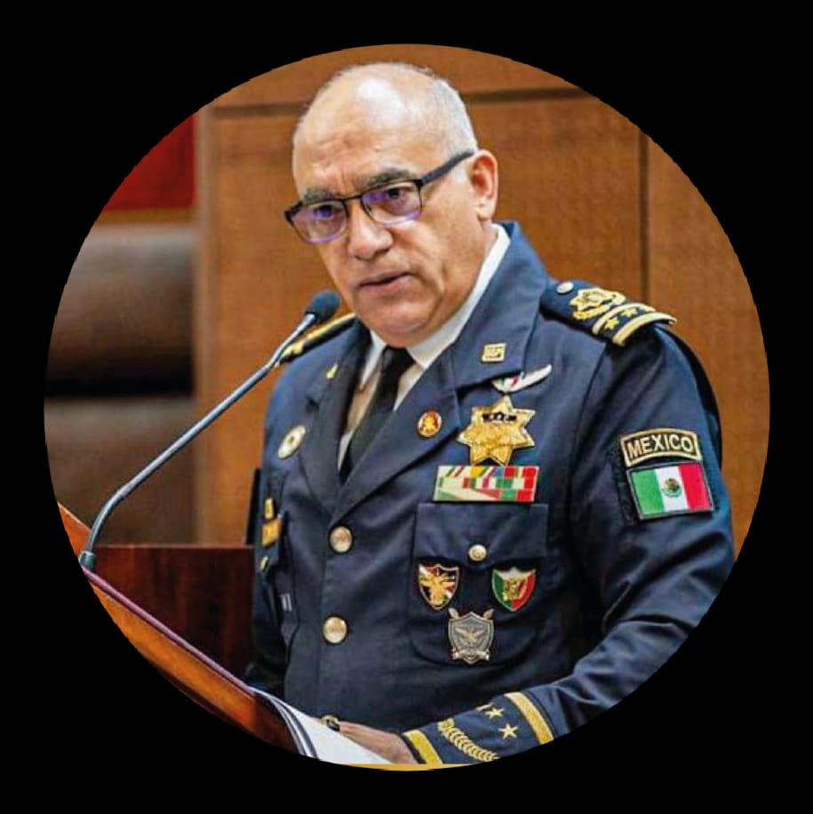 Felicitamos al Gral. Arturo Medina <a href="/Gral_Mayoral/">Gral. Arturo Medina Mayoral</a> Titular de la <a href="/SSP_Zac/">@ssp_zac</a> por su comparecencia con motivo de la Glosa del 3er. Informe del Gobernador <a href="/DavidMonrealA/">David Monreal Ávila</a>.
Reconocemos su compromiso y agradecemos la oportunidad de colaborar en la construcción de la #AgendadeLaPaz.