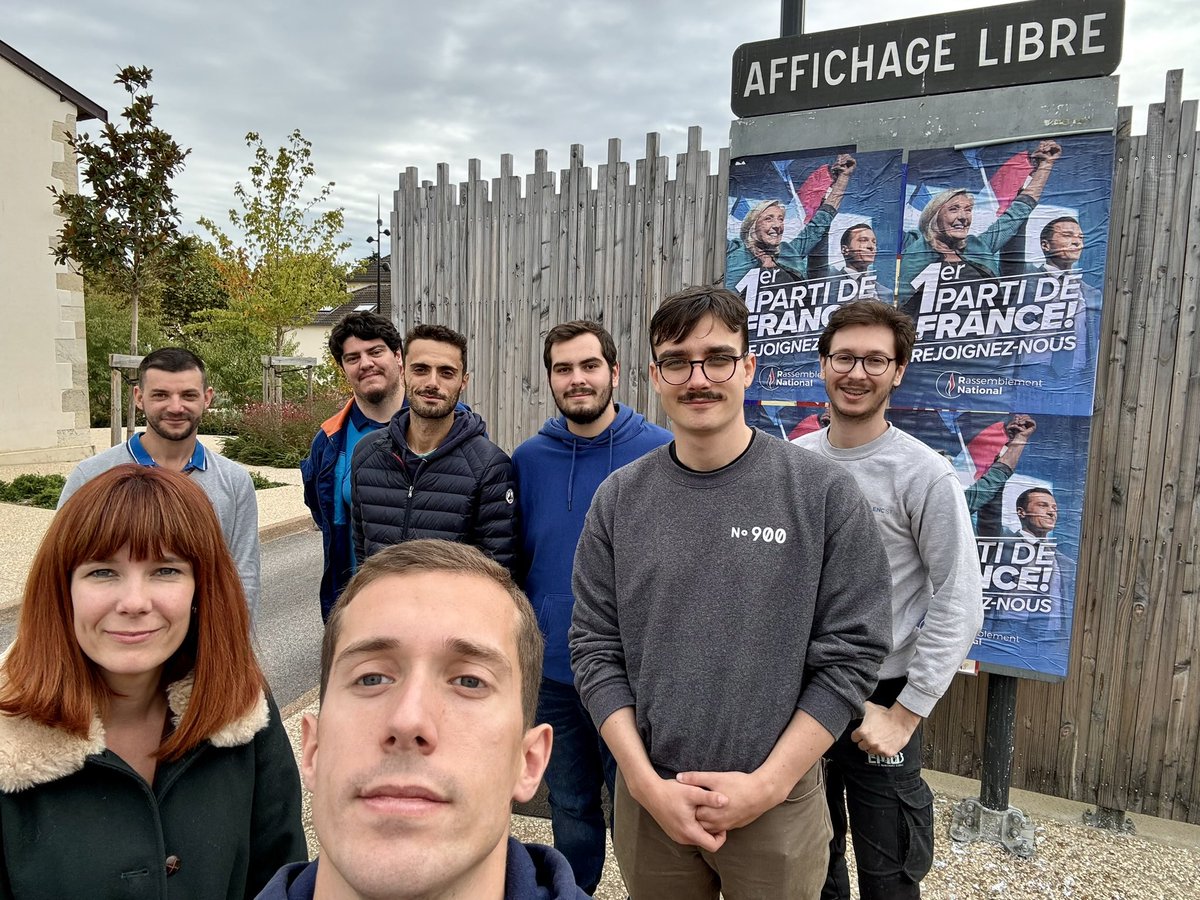 RN69_officiel's tweet photo. La mobilisation continue du côté de la 13ème circonscription du #Rhône avec notre députée @Tiffany_Joncour.🪣

Collage sur #Pusignan, #DécinesCharpieu #Jonage, #Chassieu ! 🇫🇷

#JusquaLaVictoire #RN1erPartideFrance https://t.co/0odRawajk9
