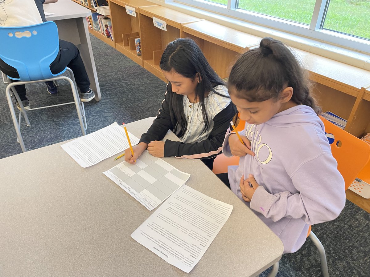 msmuddmedia's tweet image. 5th graders learned what a two-voice poem is and practiced writing one after reading about various Hispanic countries. Now they are more than ready to write a two-voice poem based on Esperanza Rising in ELA next week! #CCSLibraryMedia #HispanicHeritageMonth #PreTeaching