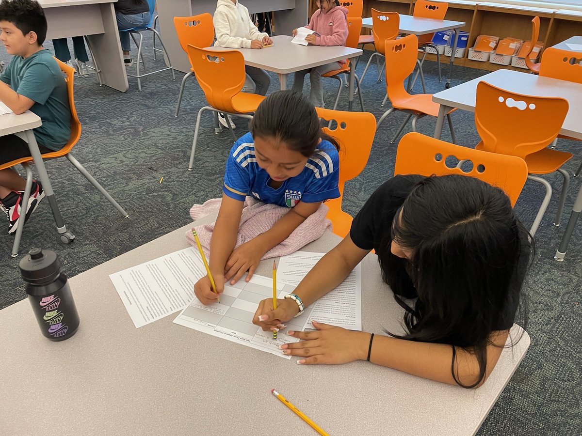 msmuddmedia's tweet image. 5th graders learned what a two-voice poem is and practiced writing one after reading about various Hispanic countries. Now they are more than ready to write a two-voice poem based on Esperanza Rising in ELA next week! #CCSLibraryMedia #HispanicHeritageMonth #PreTeaching