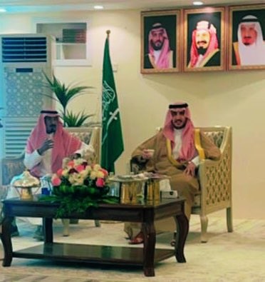 عندما يحل ذكرى #يوم_المعلم_العالمي
يكفينا فخراً بأن نتذكر أوائل رجالات التعليم بمنطقة #الجوف  
أبن العم الأستاذ/ضيف الله بن طريق الدويرج. مربي الأجيال.اعد على يده جيلاً اصبح اليوم مثلا عظيماً للتعليم.
#شكراً_ضيف_الله_طريق_الدويرج 
خير معلم ، خير مربي ، وأعظم قائد دمت بصحة وعافية.