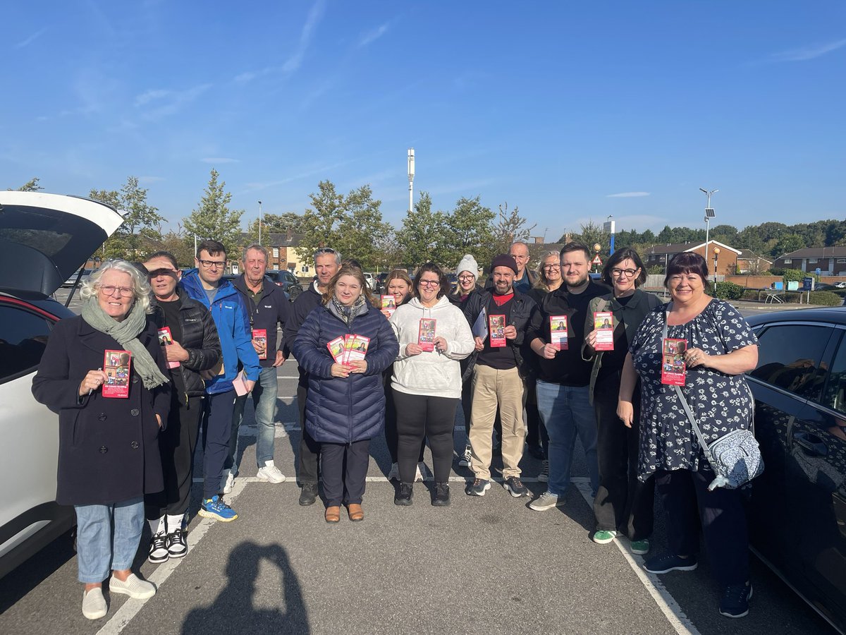 Out doorknocking in West Derby today with <a href="/LiverpoolLabour/">Liverpool Labour</a> 🌹