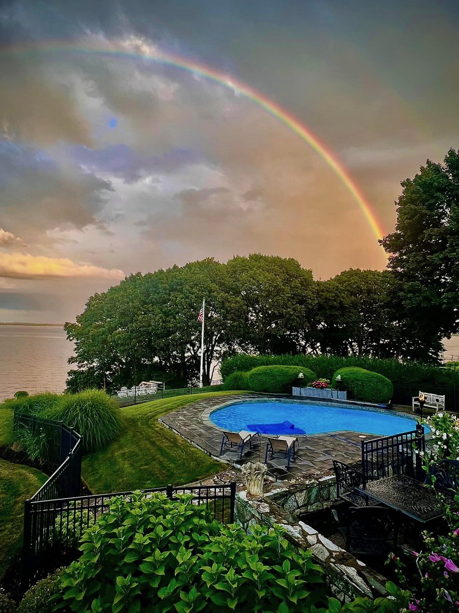 Investing or Trading? Find the Best Path for You!
Have you ever wondered about the best way to grow your money in the markets?

You're not alone.

The age-old debate of trading vs investing has puzzled many aspiring financial enthusiasts.  

Read More >>> stockchartpros.com/blogs/news/inv…