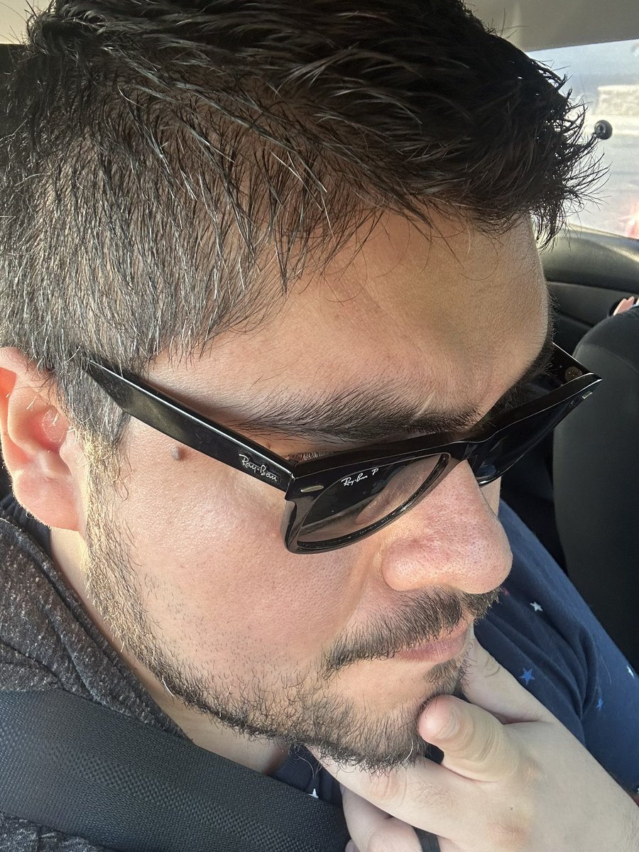 TheGeekFortress's tweet photo. Feeling thoughtful… May delete later 🤔. Have a great weekend my beautiful Geeks! #loveyourself #selflove #StreamerDBD https://t.co/LSI3kgRQMj