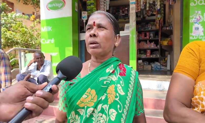 MunsifWebDesk's tweet image. Hyderabad News | Residents Protest Demolition of Homes, Demand Justice for Long-Time Residents
#hyderabad #MusiProject #HomeDemolition #ResidentProtests

munsifdaily.com/residents-prot…