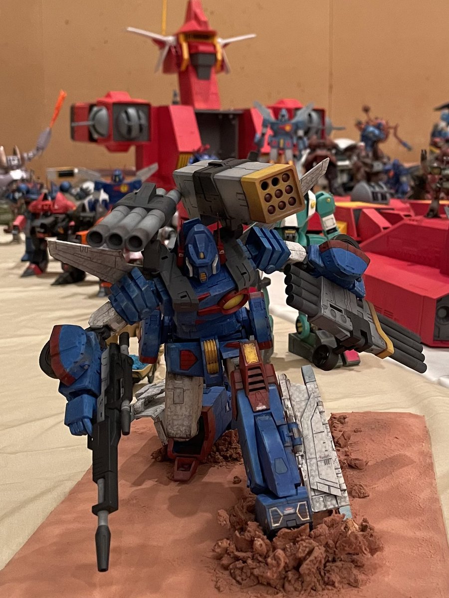 オフザブ２行ってきました！
1/144巨大アイアンギアーと一緒に記念撮影できた！
#offザブ 2