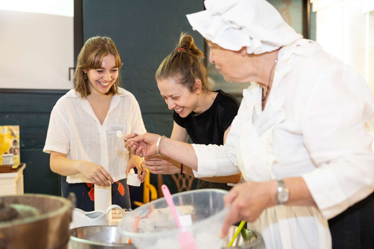 TheMoRW's tweet photo. Tomorrow: Poetry, Puddings and Pottery!🍰🎨

Enjoy poetry reading, historian food demos, and try your hand at pineapple pottery painting.🍍
🗓️when: Sunday 6th of October
📍Where: museum of royal Worcester

#SundayFunday #creativeday #worcestershireHour 

https://t.co/k75p8vzCC2 https://t.co/TJFw0uXnzw