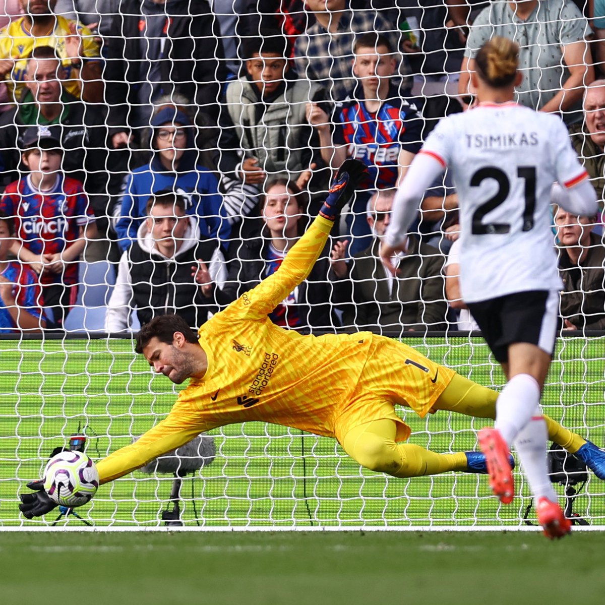 Premier League tweet media