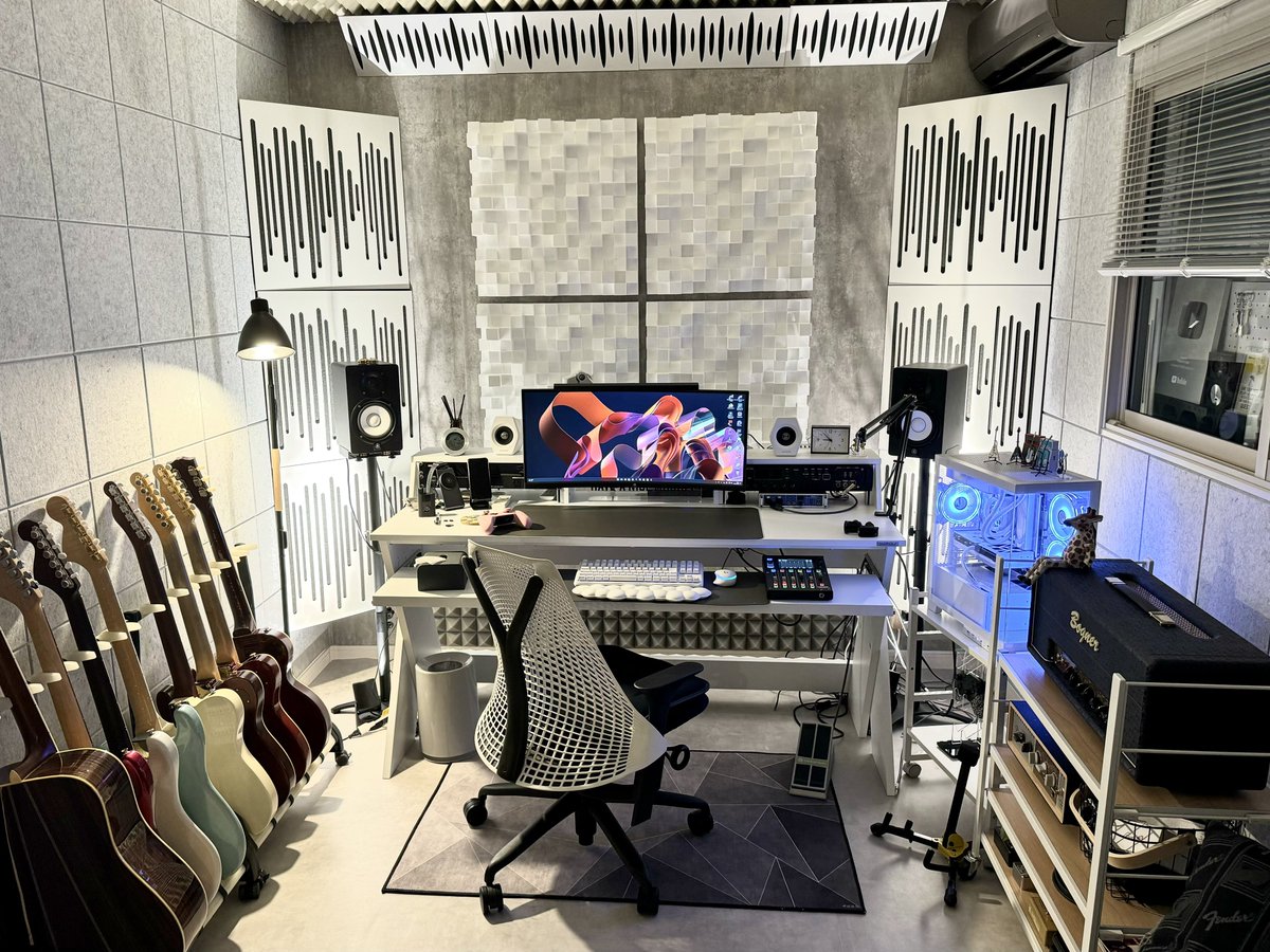 mukuchi_chan's tweet photo. ギターオタクの部屋がまた少しアップデートされたので見てくれ
在宅ワークが捗る https://t.co/BXBAYmi76E
