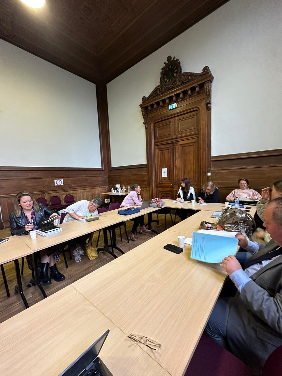 CBeluet's tweet photo. Les 3 GLTD #VIF des circonscript° de Blois, Romorantin &amp; Vendôme, pilotés par le parquet de #Blois, associant tous les acteurs du territoire se st à nouveau réunis en septembre
➡️maillage territorial de proximité au + près des réalités pour lutter c/les #violencesintrafamiliales https://t.co/rOhodBVKlm