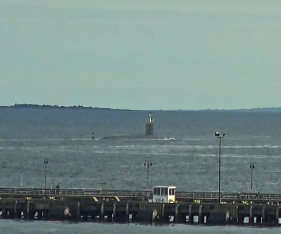 WarshipCam's tweet photo. USS California (SSN 781) Virginia-class Block II nuclear-powered attack submarine leaving Groton, Connecticut - October 4, 2024 #usscalifornia #ssn781
SRC: webcam https://t.co/c5BFC3aSPA