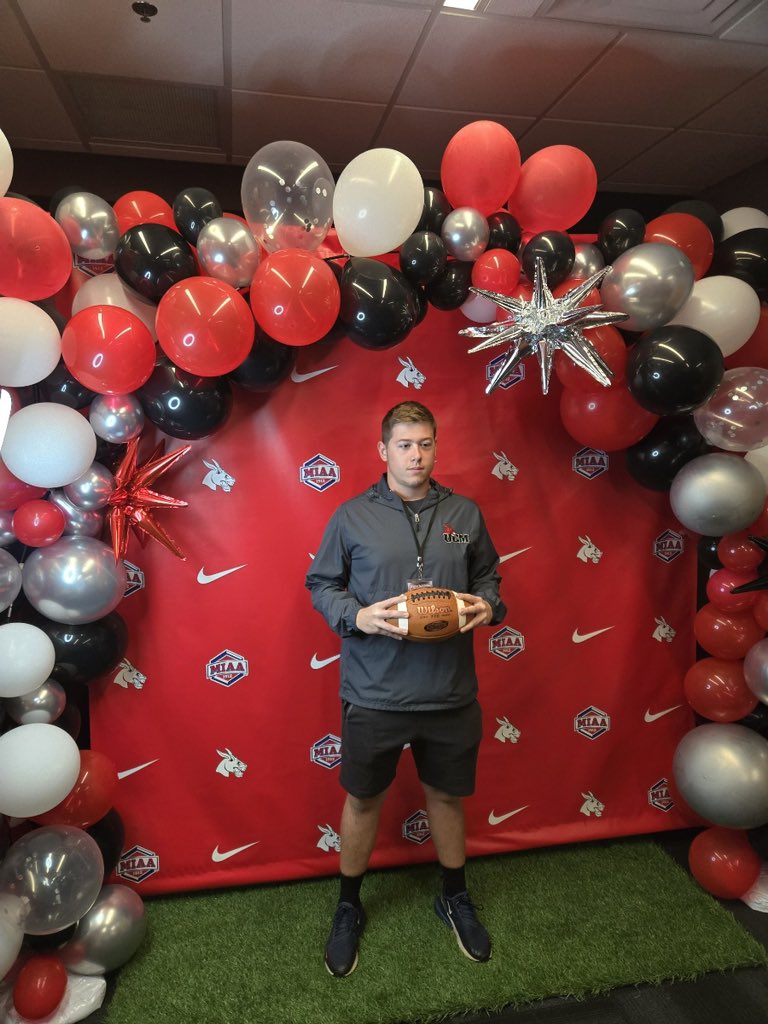 Thank you coaches for the great game day visit.  And congratulations on the great win. 
@MVPFootballDaD <a href="/JoshLamberson/">Coach Lambo</a>