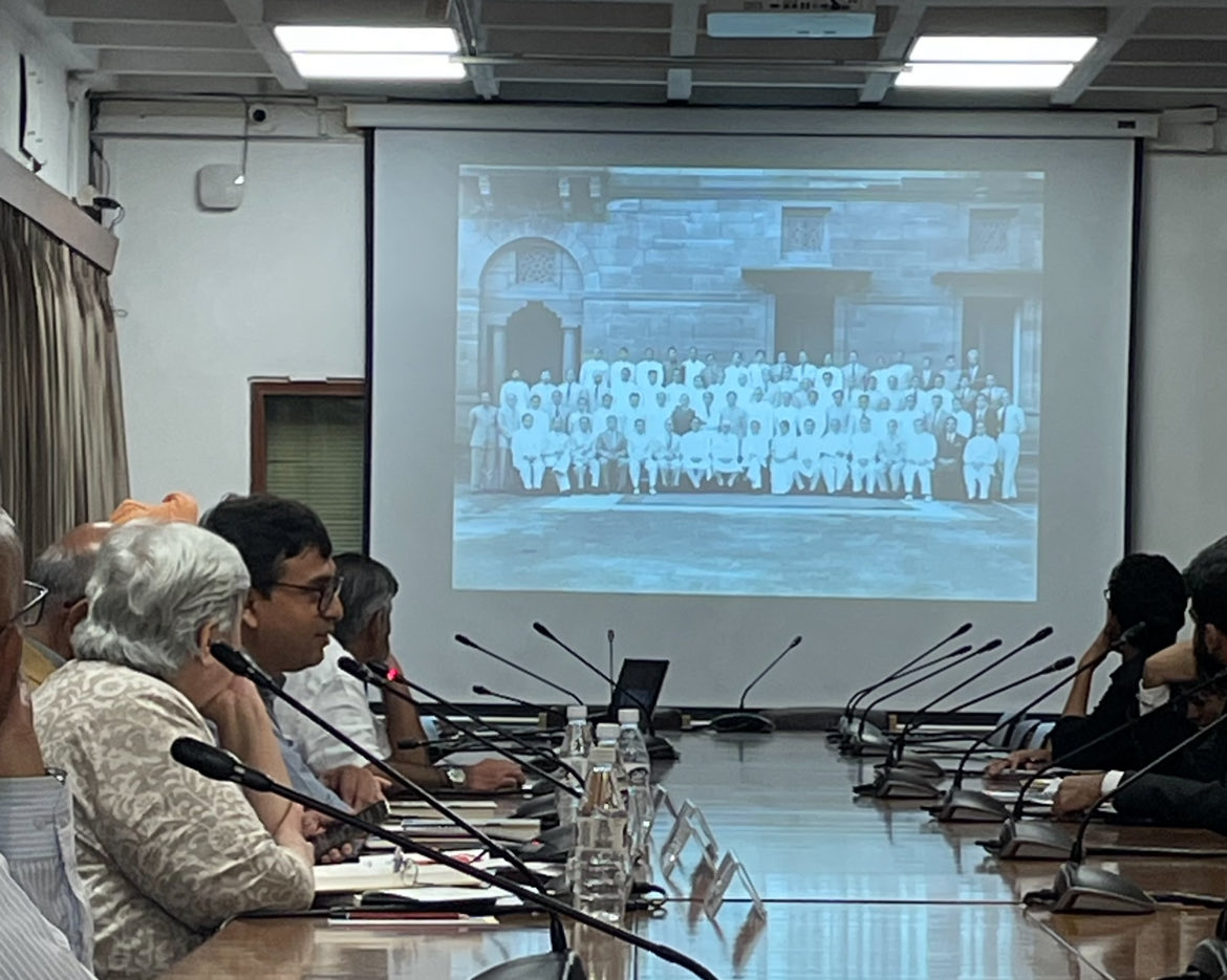 Mini Kapoor (@mini_kapoor) on Twitter photo Kallol Bhattacharjee <a href="/janusmyth/">Kallol Bhattacherjee</a> introducing his superb new book “Nehru’s First Recruits” Kallol Bhattacharjee <a href="/janusmyth/">Kallol Bhattacherjee</a> introducing his superb new book “Nehru’s First Recruits”