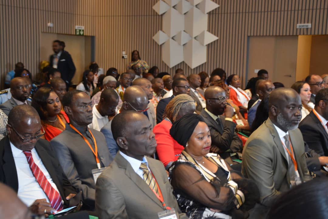 's tweet image. Lors de l’ouverture de la 9e Réunion du Conseil Exécutif de la FAAPA, le ministre Amadou Coulibaly a appelé les médias à intégrer l'IA de manière réfléchie, tout en préservant l'éthique et l'indépendance éditoriale. 
#MINCOM