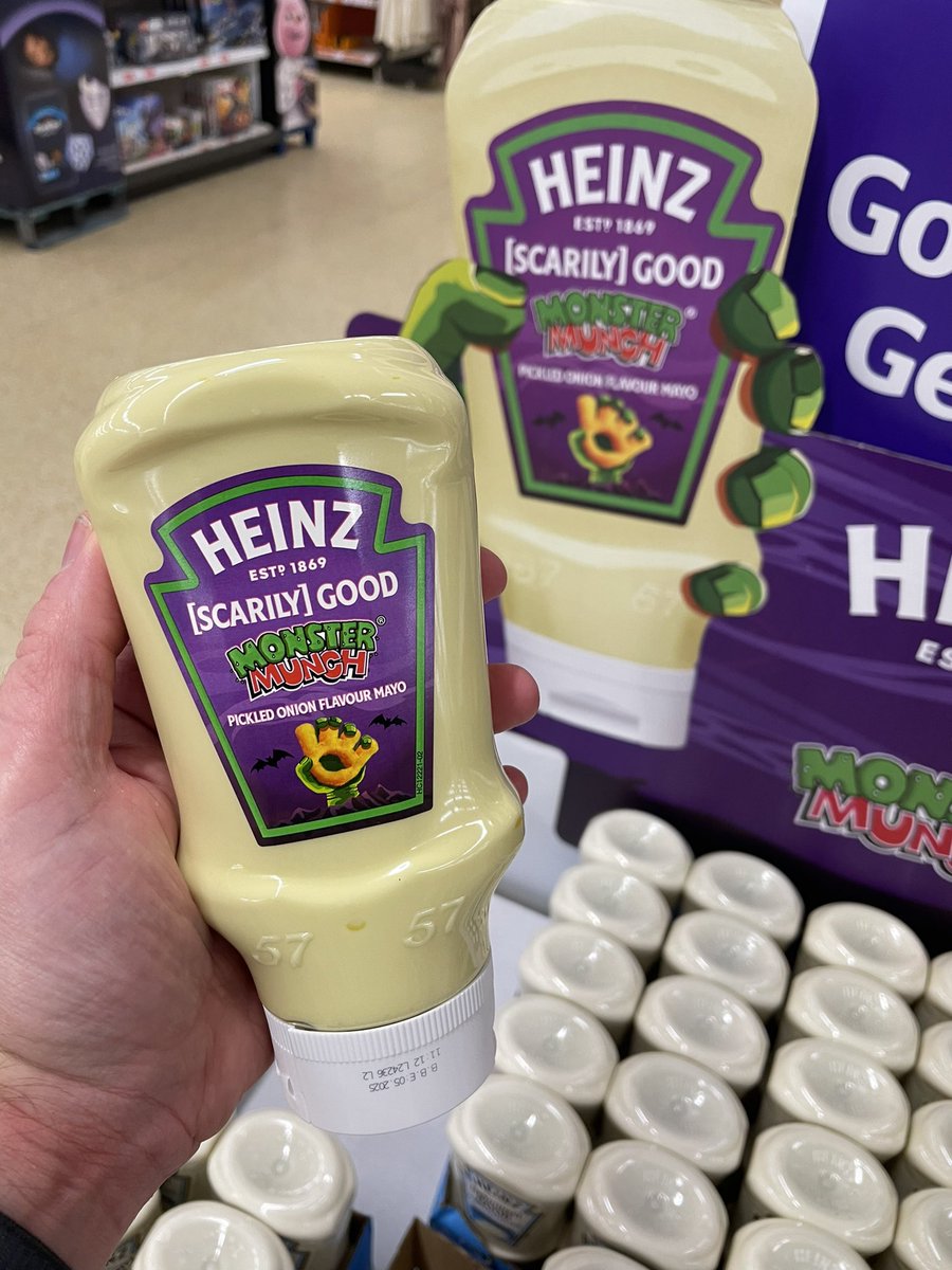 All_Things_New_'s tweet image. Scarily Good Pickled Onion Mayo! 🪦🦇 At Sainsbury’s  @HeinzUK @walkers_crisps #heinz #walkers #monstermunch #pickledonion #crisps #mayo #wellthisisnew