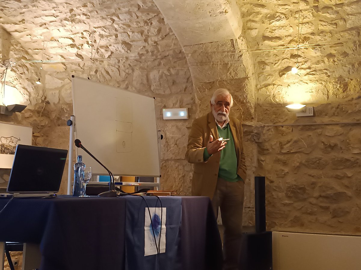 JuntsL's tweet image. Avui la nostra companya Alicia Ribalta a la jornada d&apos;estudi &quot;Jardins literaris i jardins patrimonials de Víctor Català&quot; 
#fempoble #femhojunts