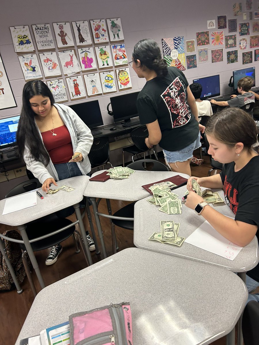 msbillups_mkt's tweet image. Hard work pays off for @Otwell_MS DECA! DAWG-MART is a school based enterprise stocked, staffed, and managed by 6th, 7th, and 8th grade @DECAInc students. #DECASBEWeek @FCSchoolsGA @FCCollegeCareer
