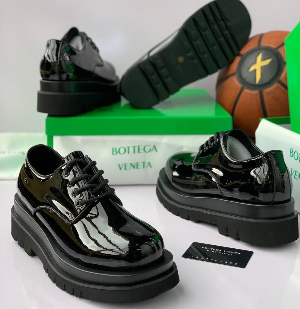Ruqqoyah77's tweet image. price:45,000 naira. available in size 40-46
📍Ibadan/ikorodu 

please rt🧎🏿‍♀️