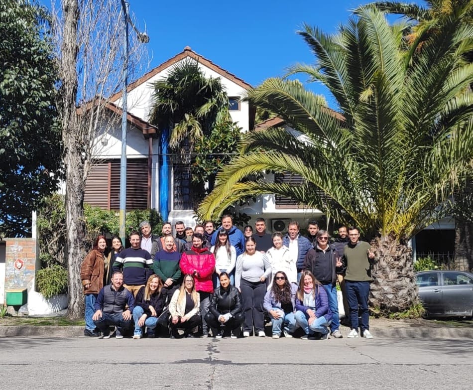 Participamos de la charla "Discusión económica argentina, ideas más allá de la coyuntura" organizada por la <a href="/FundacionCPT/">PlanificaciónTécnica</a>, que tuvo como orador a nuestro compañero <a href="/lmoraalfonsin/">Leandro Mora Alfonsín</a>.

Gracias a los referentes y estudiantes de la ciudad que intercambiaron ideas con nosotros.