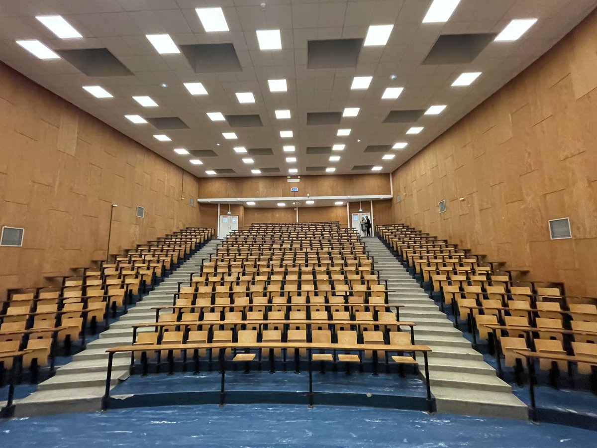 Merci à la  faculté des sciences et techniques de l'<a href="/UBO_UnivBrest/">UBO - Univ. Brest</a> d'accueillir le <a href="/CongresUdPPC/">Congrès UdPPC (Strasbourg 2025)</a>. C'est dans cet  amphi de 400 places que le congrès sera inauguré lundi 28 octobre 2024. Suivront 2 conférences plénières. <a href="/PascalOlivard/">Pascal Olivard</a>   1/2