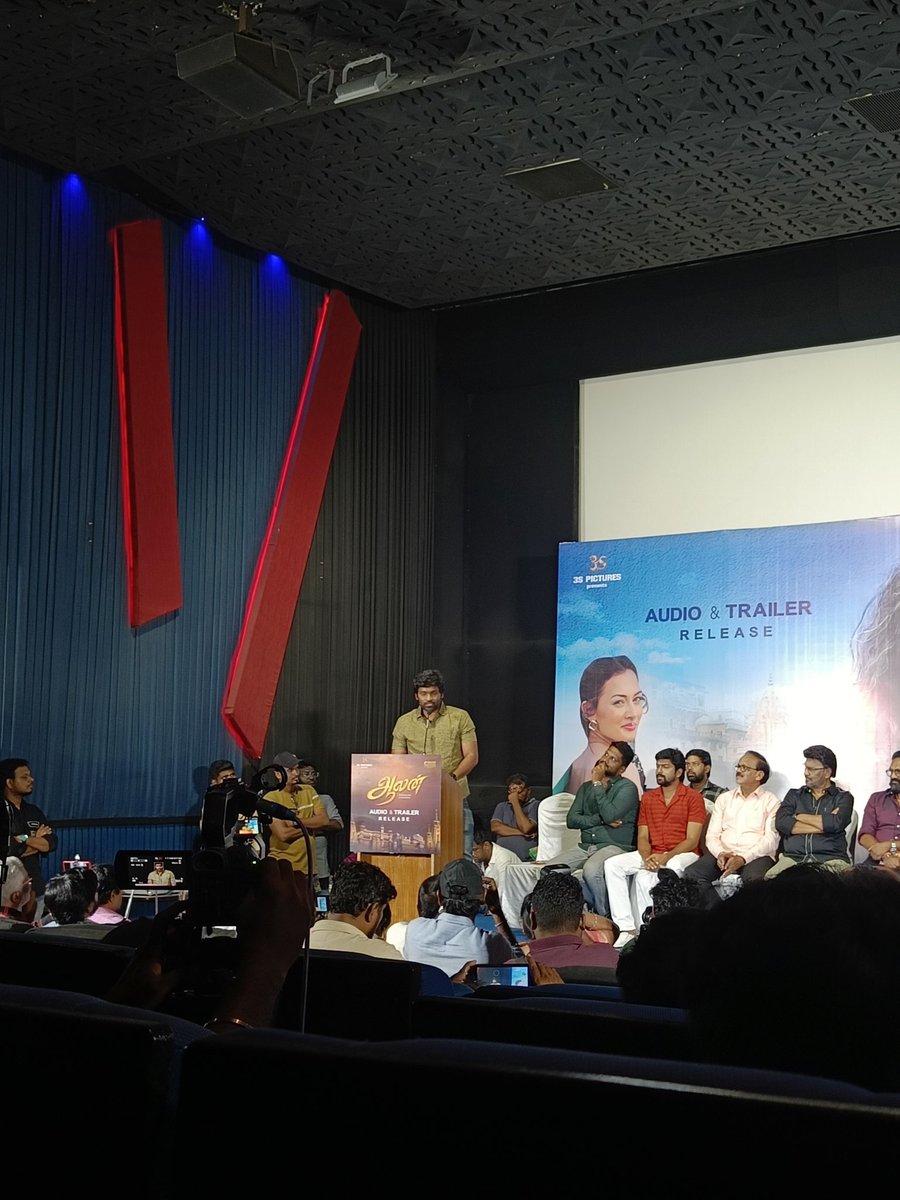 Abilashdir_'s tweet image. At #Aalan Audio and Trailer launch with #Actorvetri @act_vetri #dhananjeyan #karunakaran #ActorVivekprasanna #KarthikNetha @actorvivekpra at Prasad labs preview theatre.