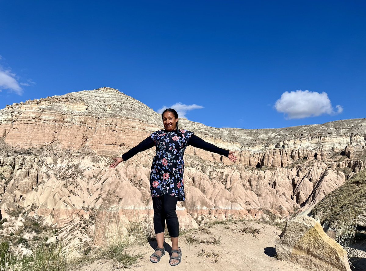 Lucky to catch the famous hot air balloons of Cappadocia on my last morning there, after a row of cancellations due to bad weather.  Incredible and surreal to watch, and worth the very early morning hike 😍 Really beautiful landscapes ❤️ #cappadocia #kapadokya