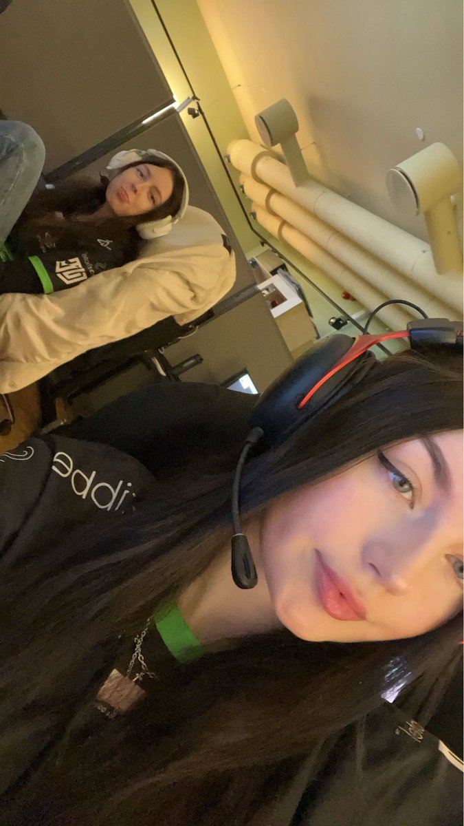 probably worst series of my life but we win 2-1 ☝🏼 igl curse. finals tomorrow at 12 yippie love my team  💚