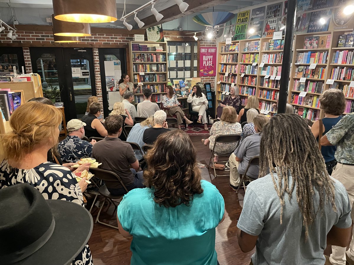 Lisa Unger tweet media