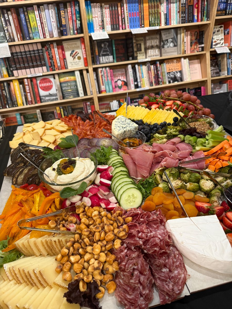 Lisa Unger tweet media