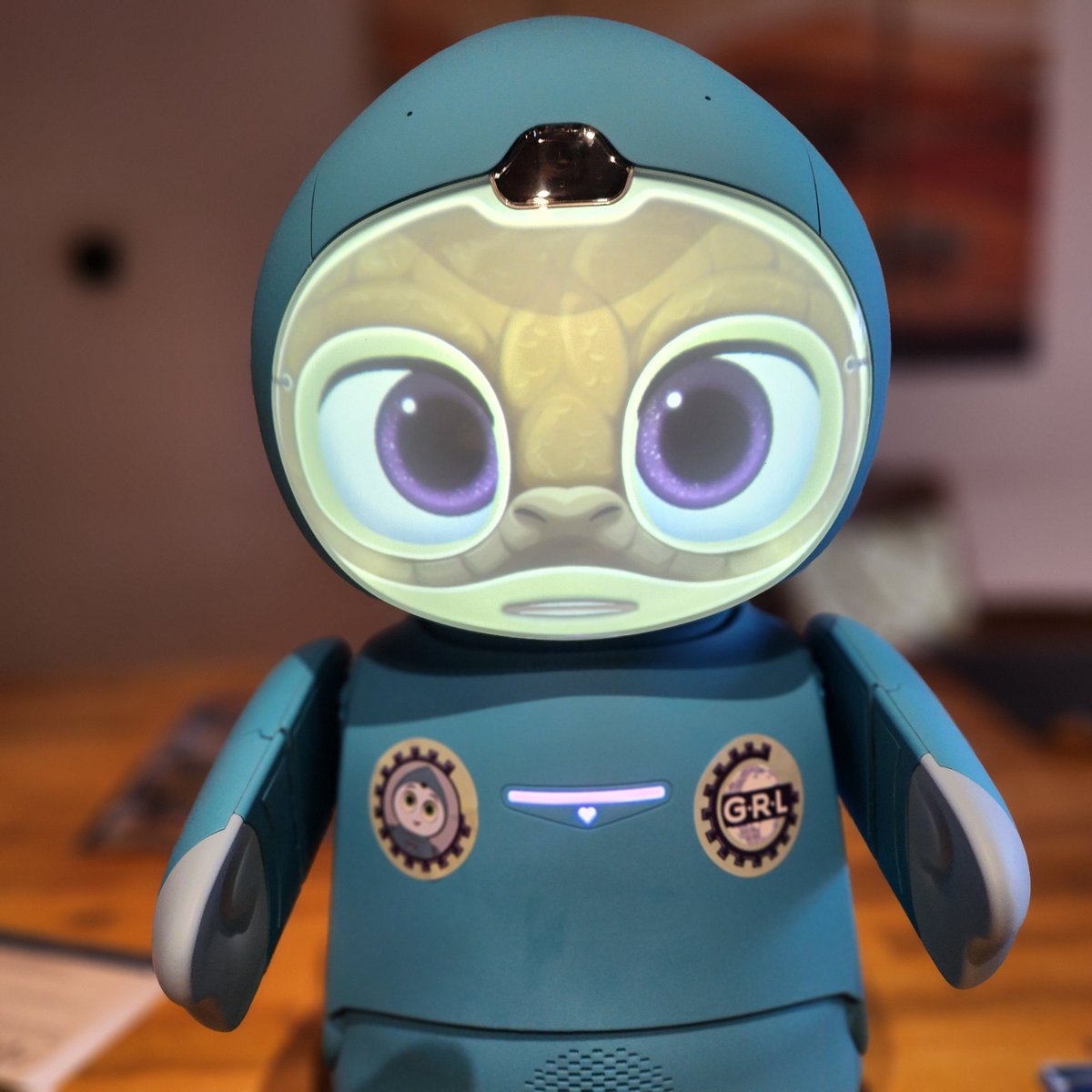 juleswayoflife1's tweet image. Daily Dosis, moxie! #humanmachineinteraction #selfcare #fun #innerchild #moxierobot #selflearning #friends
